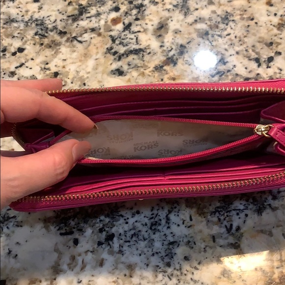 PRICE DROP! Michael Kors Leather Wallet - Picture 4 of 7